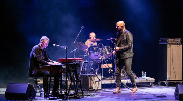 PRAHA - Divadlo Hybernia: Trojkoncert Flamengo - Creedence Clearwater Revived - The Animals 