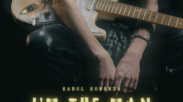 Zpěvák a kytarista Karol Komenda odehrál turné s bubeníkem Boba Dylana a vydal svoje nové EP